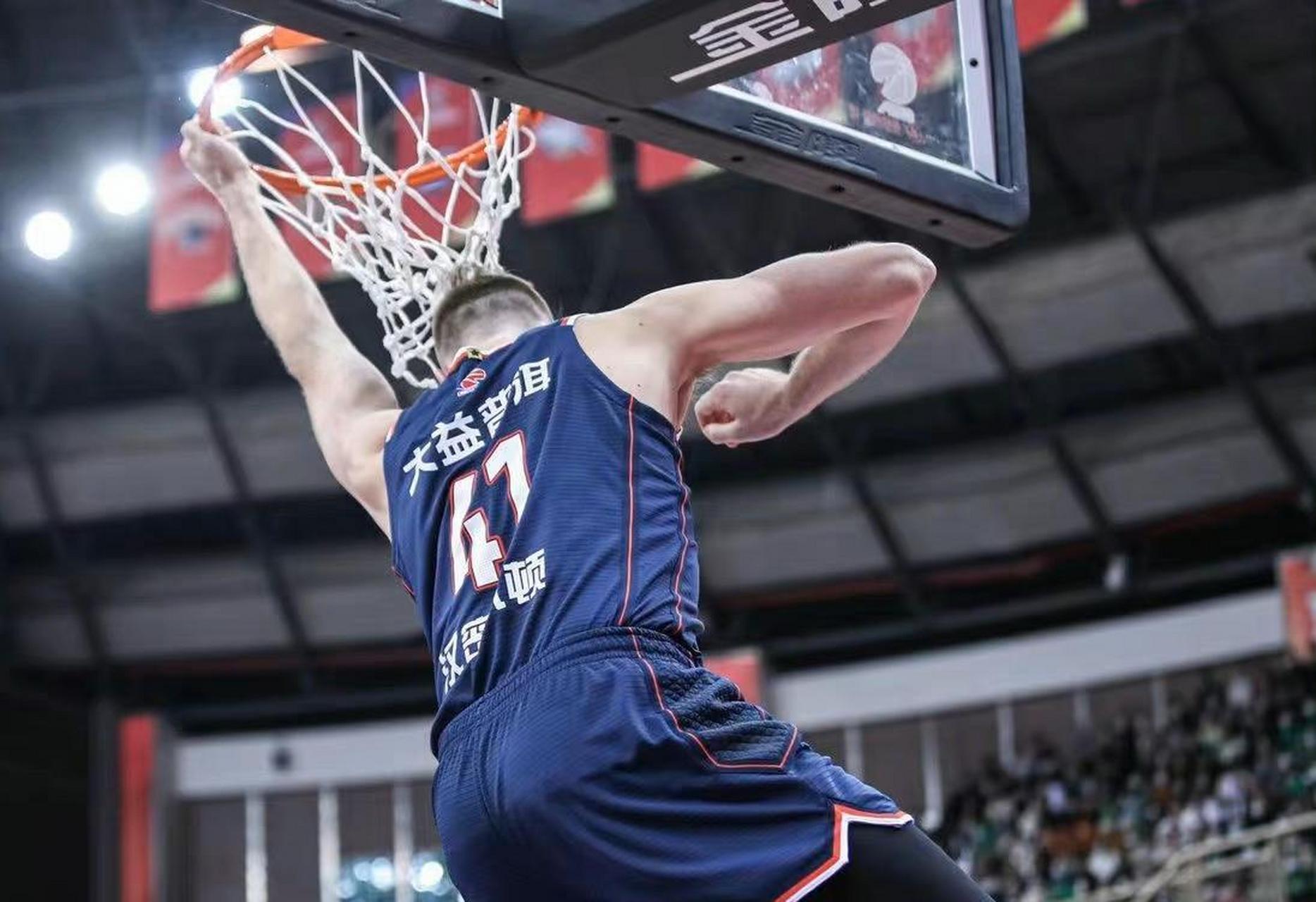 开元棋牌入口-今夜山东男篮备战CBA季后赛山东泰山临场应变备战欧超杯，现场解说直呼：葡萄牙体育清晨迎来里程碑的简单介绍